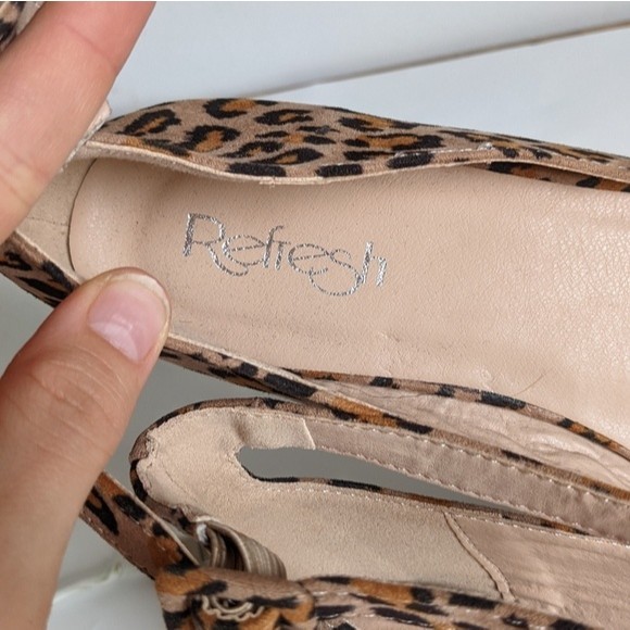 Refresh Women's Cheetah Print Wedge Ankle Strap Flats Size 9.5 - Picture 7 of 7
